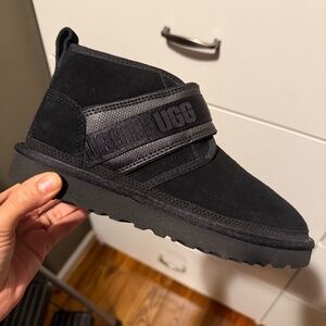 UGG Men’s Size 6 Neumel Snapback